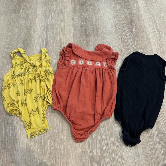 KATE QUINN bubble romper SET of three - Picture 3 of 4